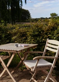 Fritz Hansen Havemøbelsæt<Skagerak Selandia Sæt, 2 armstole og Ø 94 bord fra