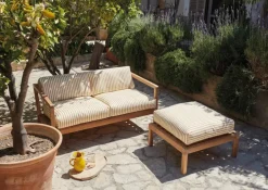 Fritz Hansen Udendørs Loungemøbler<Skagerak Virkelyst 2 pers. Sofa, Golden Yellow Stripe fra