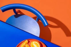 Nine Spisebordsstole<Skinny wooden chair, ash/blue fra