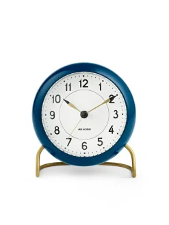 Arne Jacobsen Clocks Gaver Til Ham<Station Bordur, petroleum af Arne Jacobsen