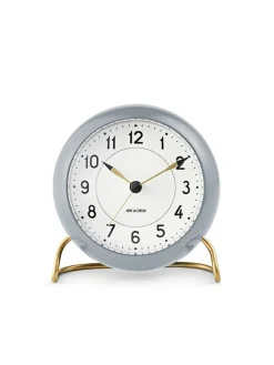 Arne Jacobsen Clocks Gaver Til Ham<Station Bordur, petroleum af Arne Jacobsen