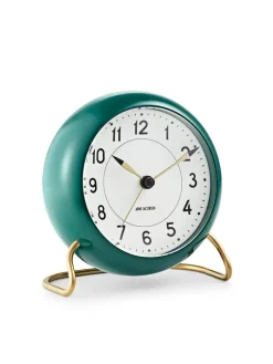 Arne Jacobsen Clocks Gaver Til Ham<Station Bordur, petroleum af Arne Jacobsen