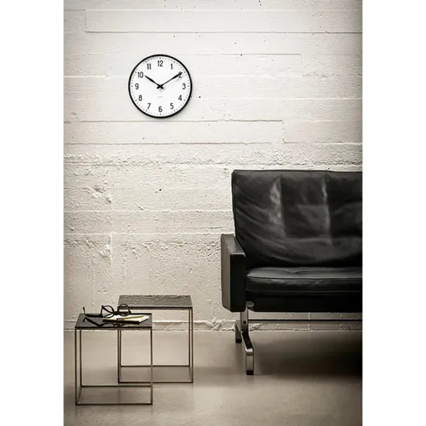 Arne Jacobsen Clocks Gaver Til Ham|Vægure<Station vægur af Arne Jacobsen (Ø: 48)