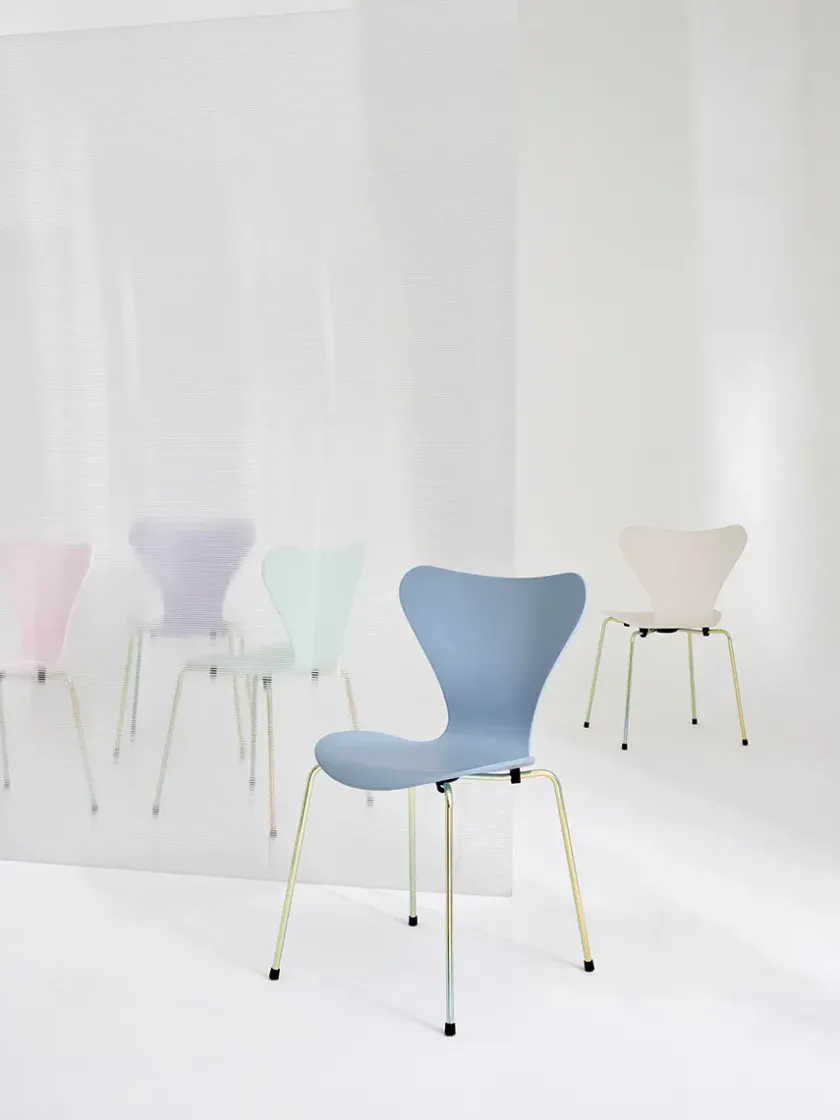 Fritz Hansen Spisebordsstole<70th Anniversary Edition 3107 Spisebordsstol, 7:14 AM Blue af Arne Jacobsen