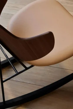 Audo Copenhagen Gyngestole<The Penguin Rocking Chair, Læder fra