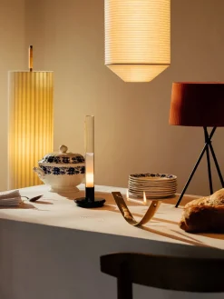 Santa & Cole Spots<Tripode Bordlampe, mustard fra Santa and Cole