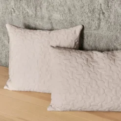Fritz Hansen Puder Og Plaider|Puder<Vertigo Pude 60x40 i sand af Arne Jacobsen