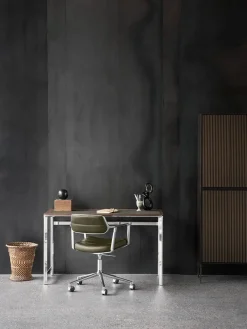 Vipp Kontorstole<453 Swivel+ Chair m/hjul, dark sand tekstil fra