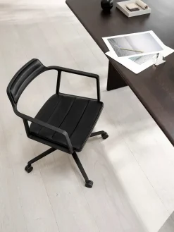 Vipp Kontorstole<452 Swivel Chair m/sort stel & hjul, sort læder fra