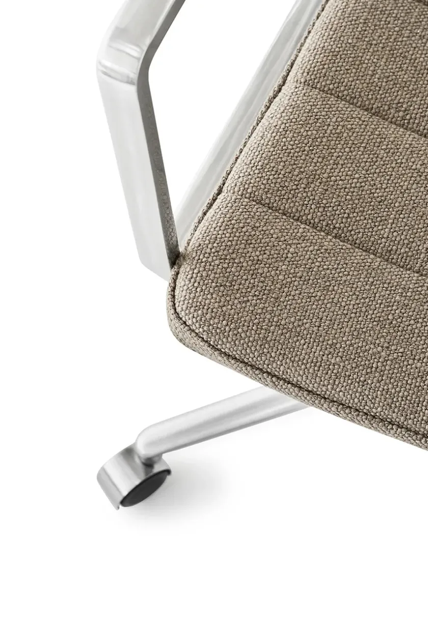 Vipp Kontorstole<452 Swivel Chair m/sort stel & hjul, sort læder fra