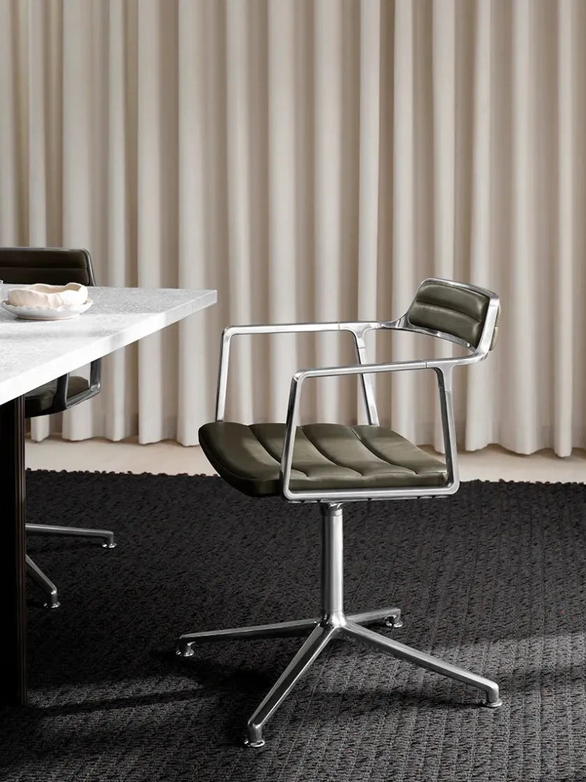 Vipp Spisebordsstole<452 Swivel Chair, sort læder fra