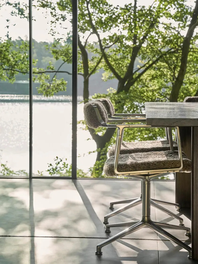 Vipp Spisebordsstole<452 Swivel Chair, sort læder fra