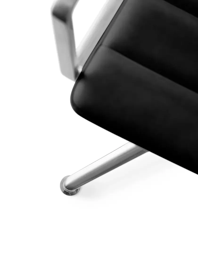 Vipp Spisebordsstole<452 Swivel Chair, sort læder fra