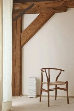 Carl Hansen & Søn Spisebordsstole<Y-stol CH24, Valnød olie af Hans J. Wegner
